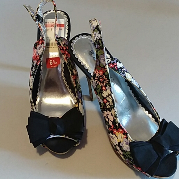 Rampage bow peep toe heels - Picture 2 of 7